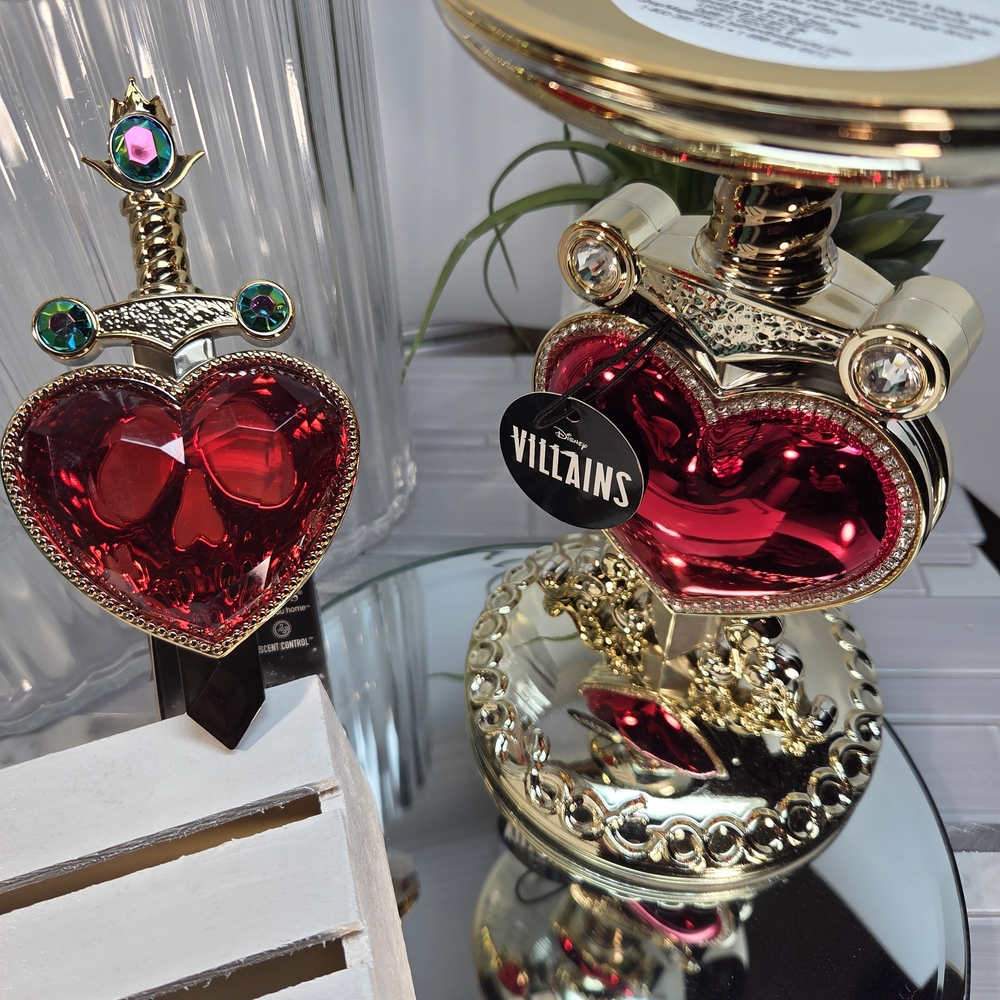 Bath & Body Works Gold and Red Heart Decor Set